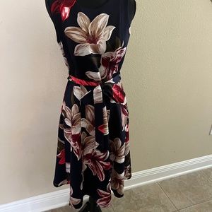 Floral knee length work dress -size 6